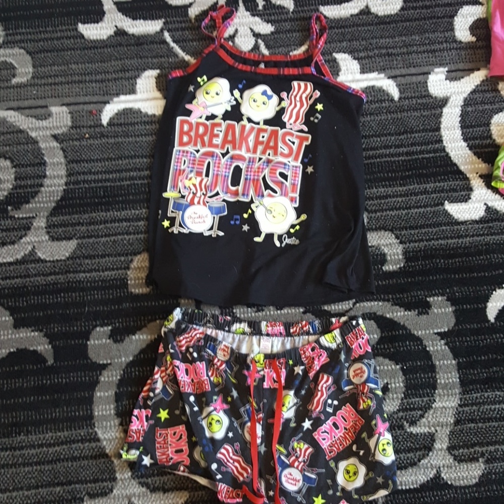 A breakfast rocks pajama set